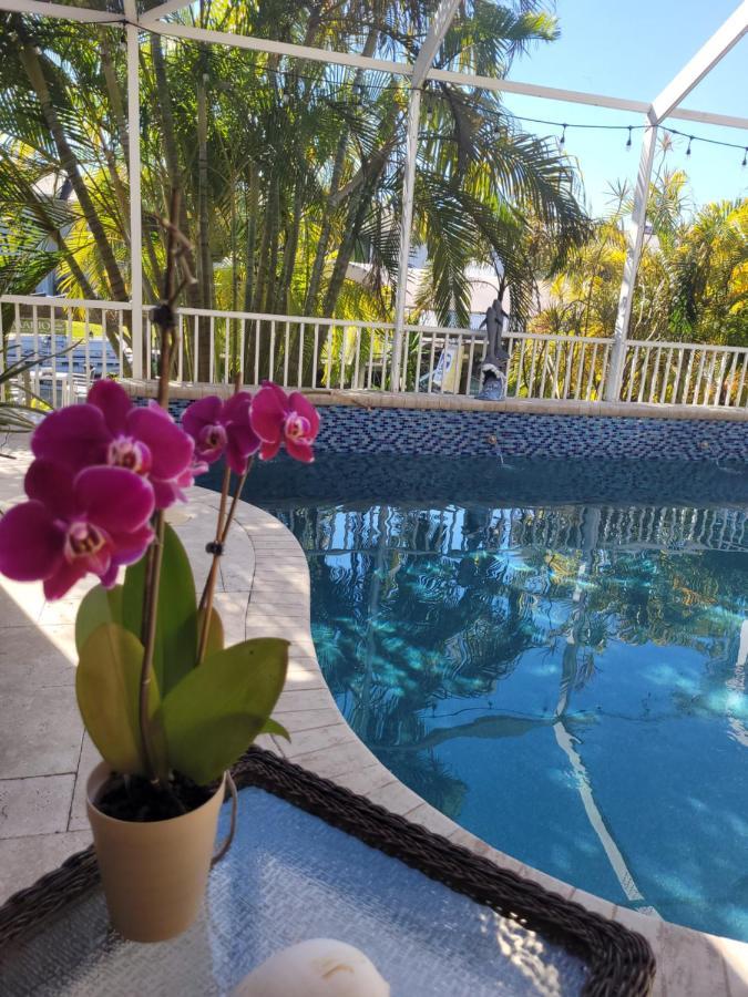 Cape Paradise B & B - Your Luxury Tropical Retreat Cape Coral Exterior foto